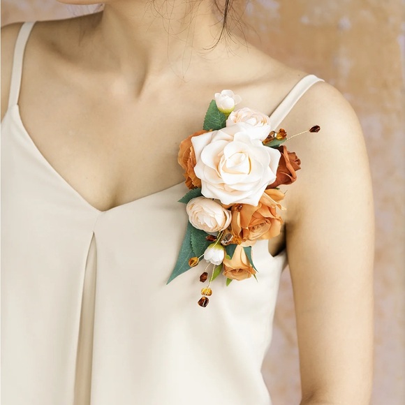 Ling’s Moment Corsages - Picture 4 of 5